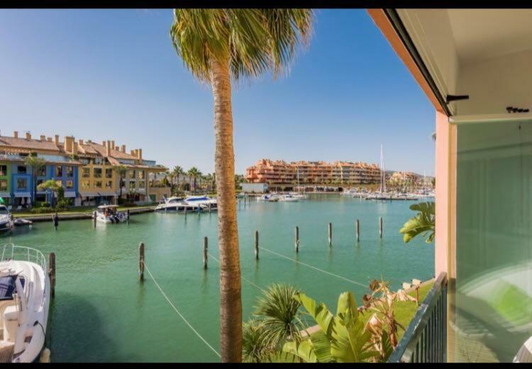 Apartamento Con Piscina ,Playa Con Vistas Panoramicas En La Marina De Sotogrande San Roque  Exterior foto